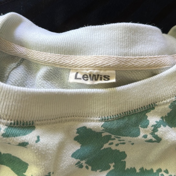 lewis is home sweatshirt - Picture 4 of 5